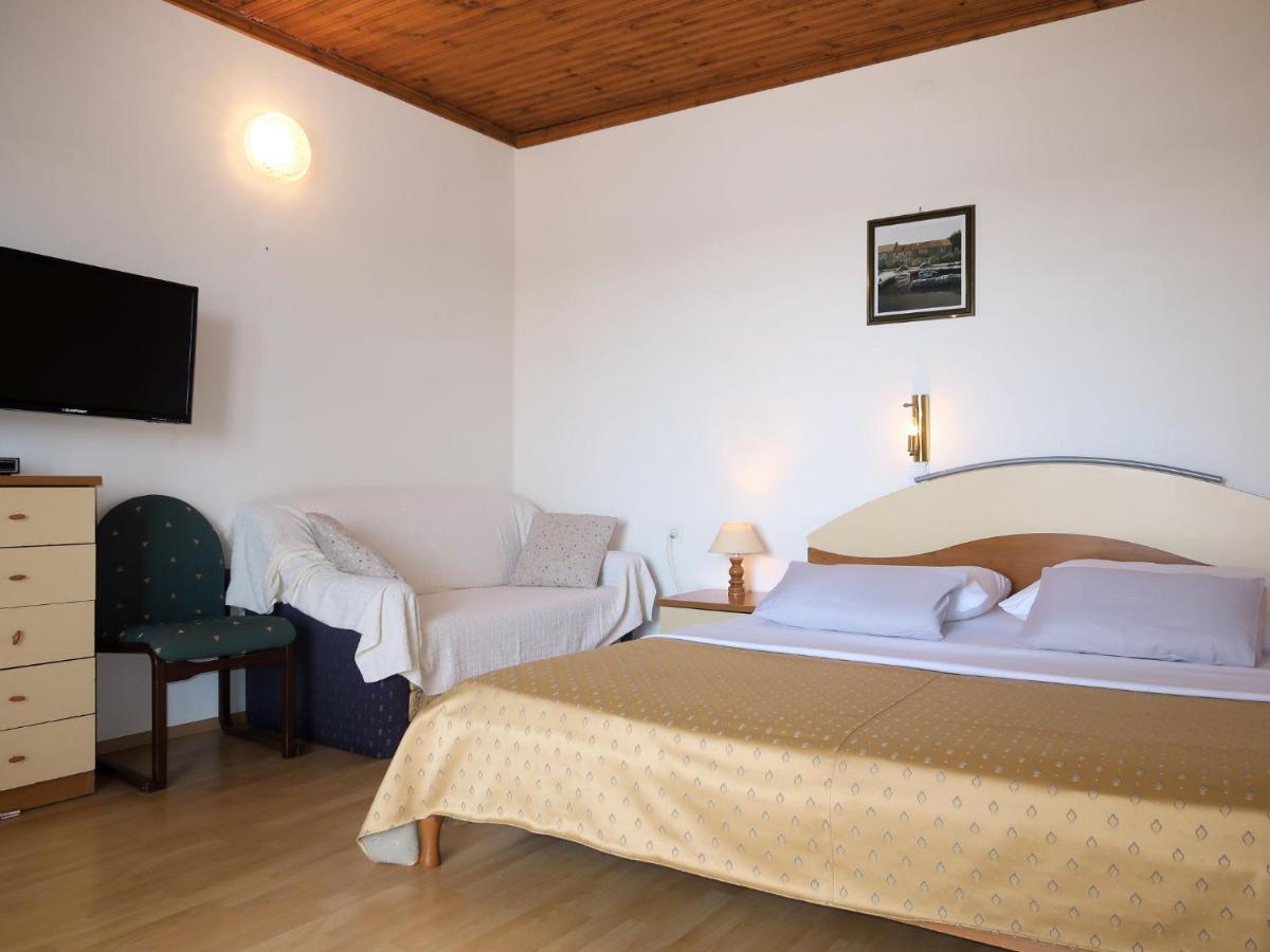 Apartment Ana - Rab166 By Interhome Barbat na Rabu Eksteriør bilde