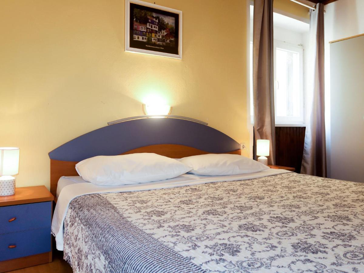 Apartment Ana - Rab166 By Interhome Barbat na Rabu Eksteriør bilde